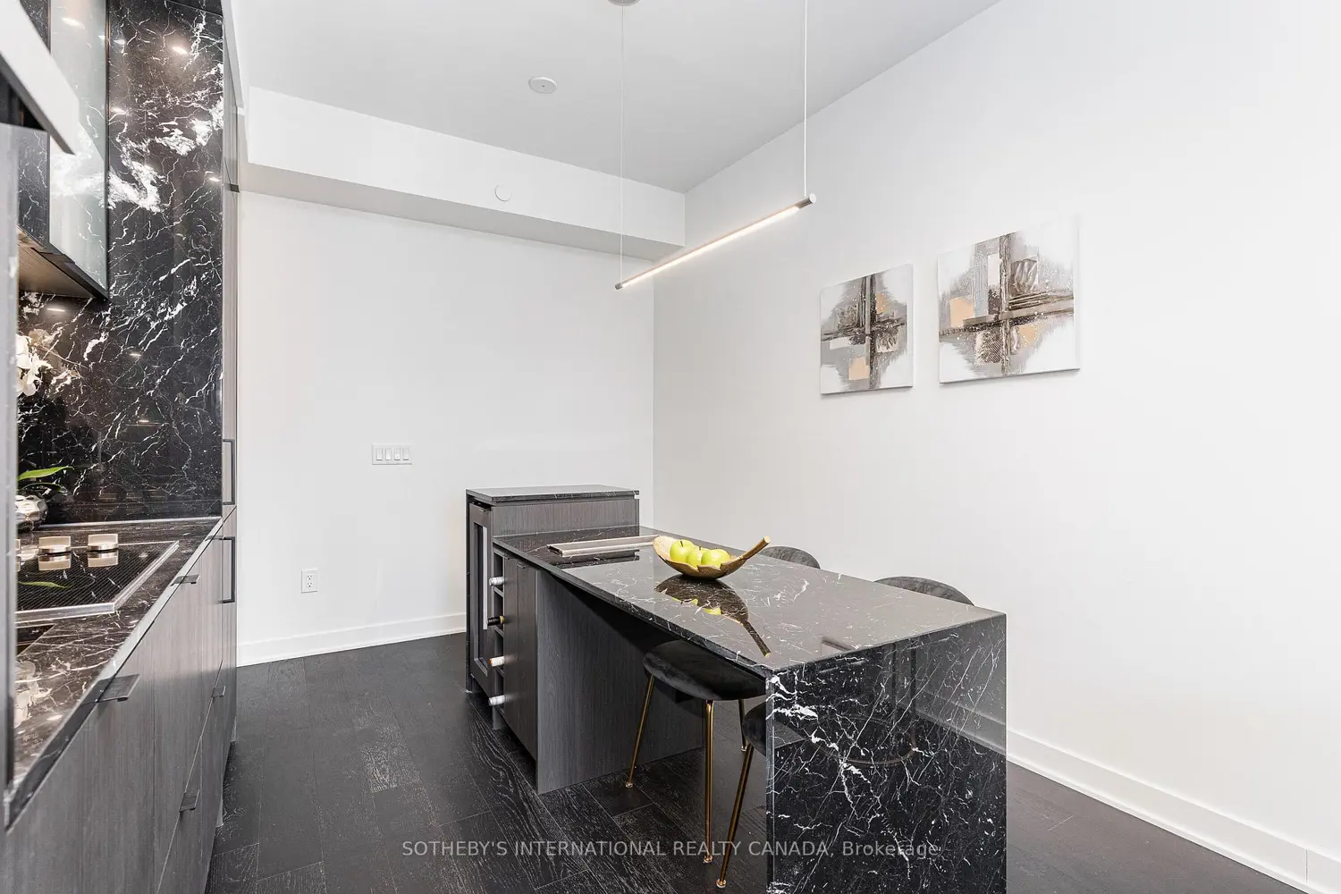 Additional image 8 of 11 Yorkville Avenue 1111