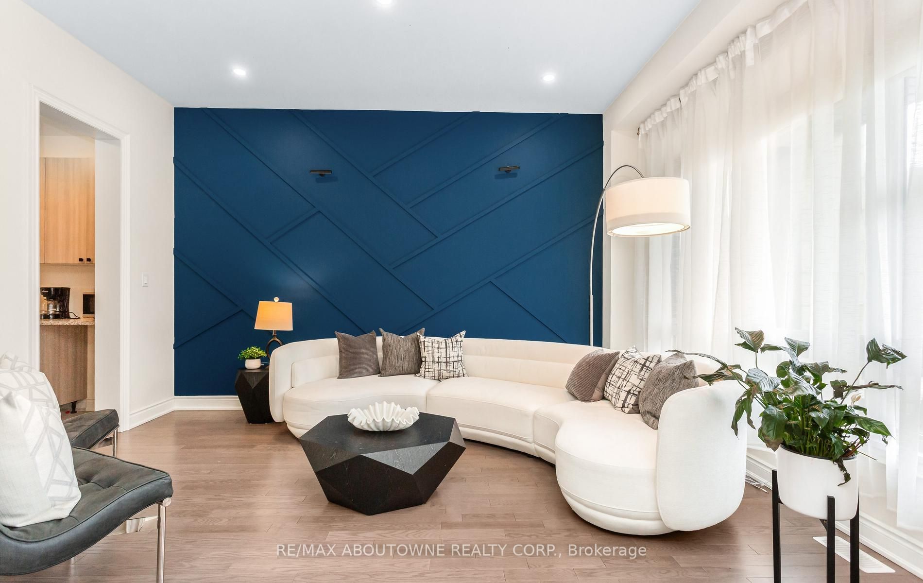Additional image 4 of (Upper)-3294 Millicent Avenue, Oakville, ON, L6H 0V9