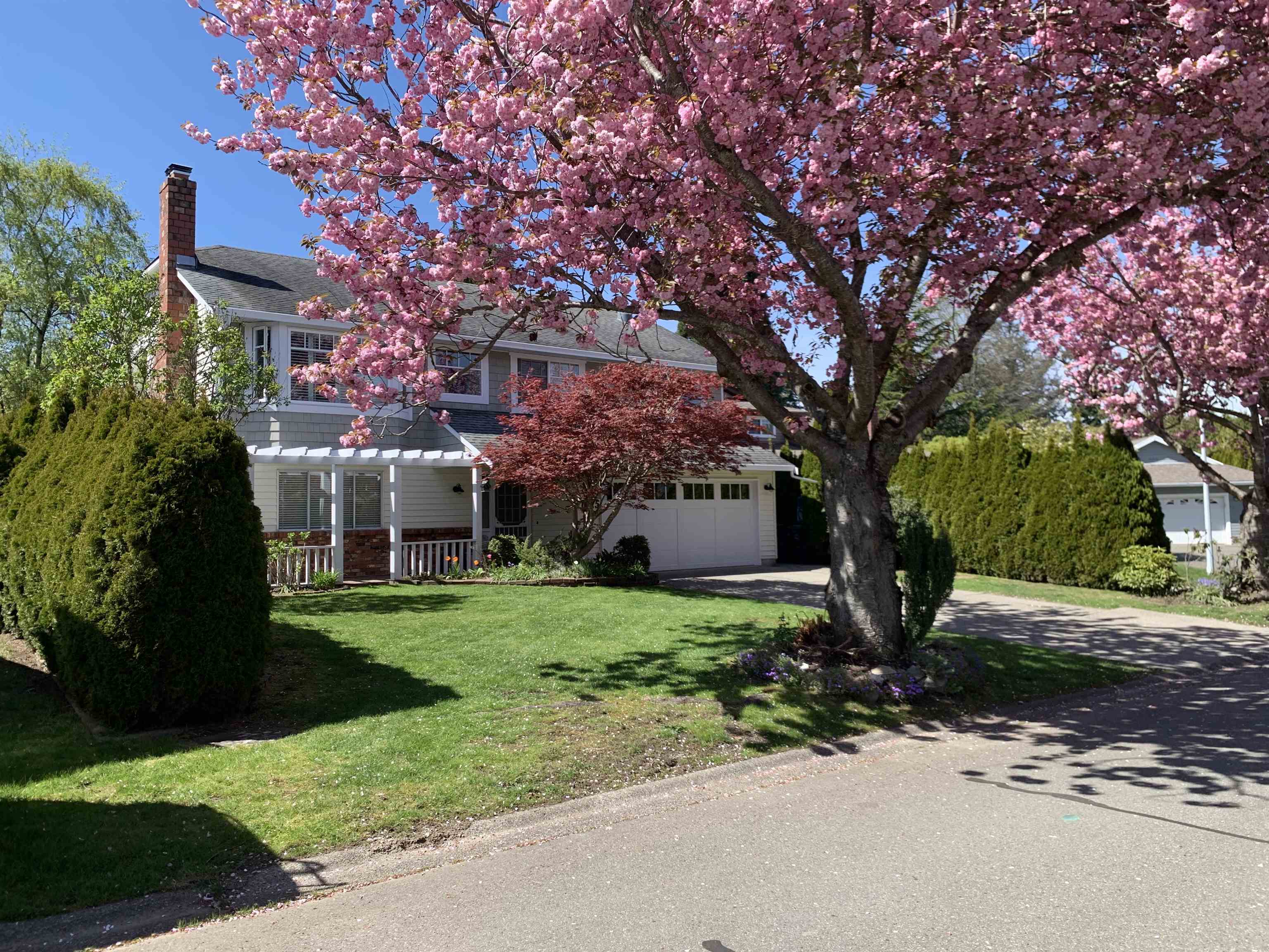 1925 154a Street, Surrey, BC, V4A 7S1