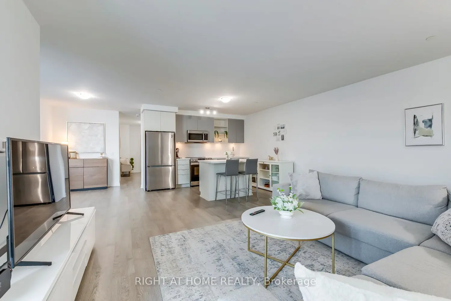 Additional image 6 of 4675 Metcalfe Avenue 206