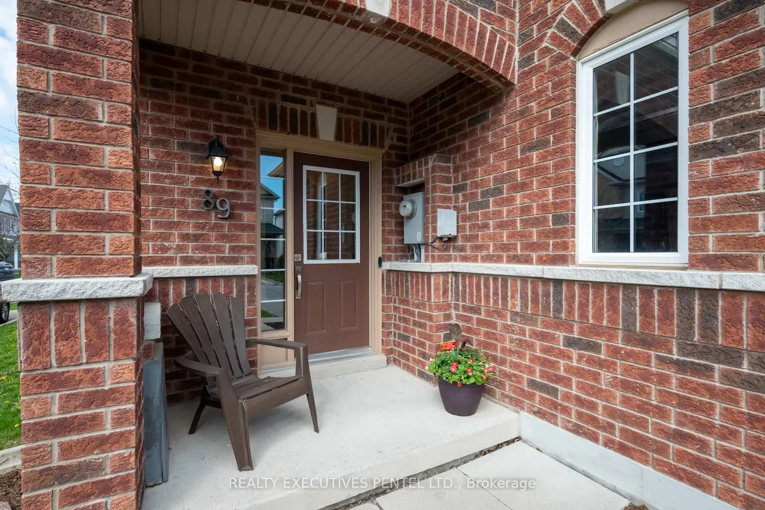 89 Lander Crescent photo 2
