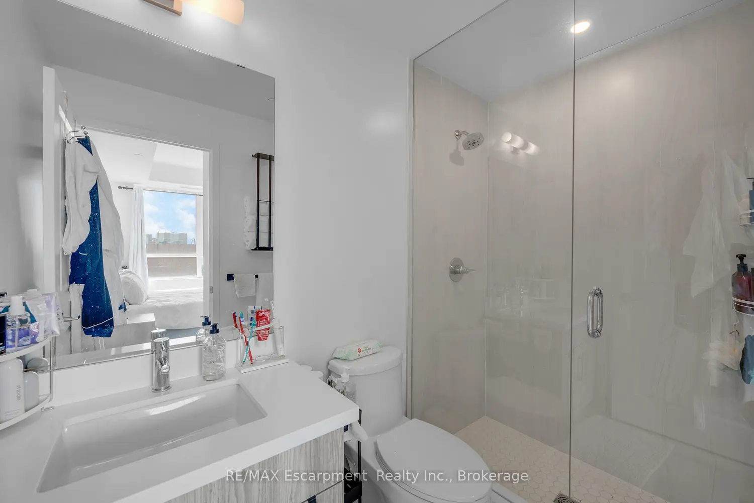 Additional image 9 of 2007 James Street 704