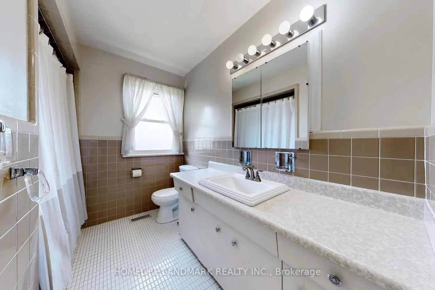 Additional image 12 of 568 Cummer Avenue