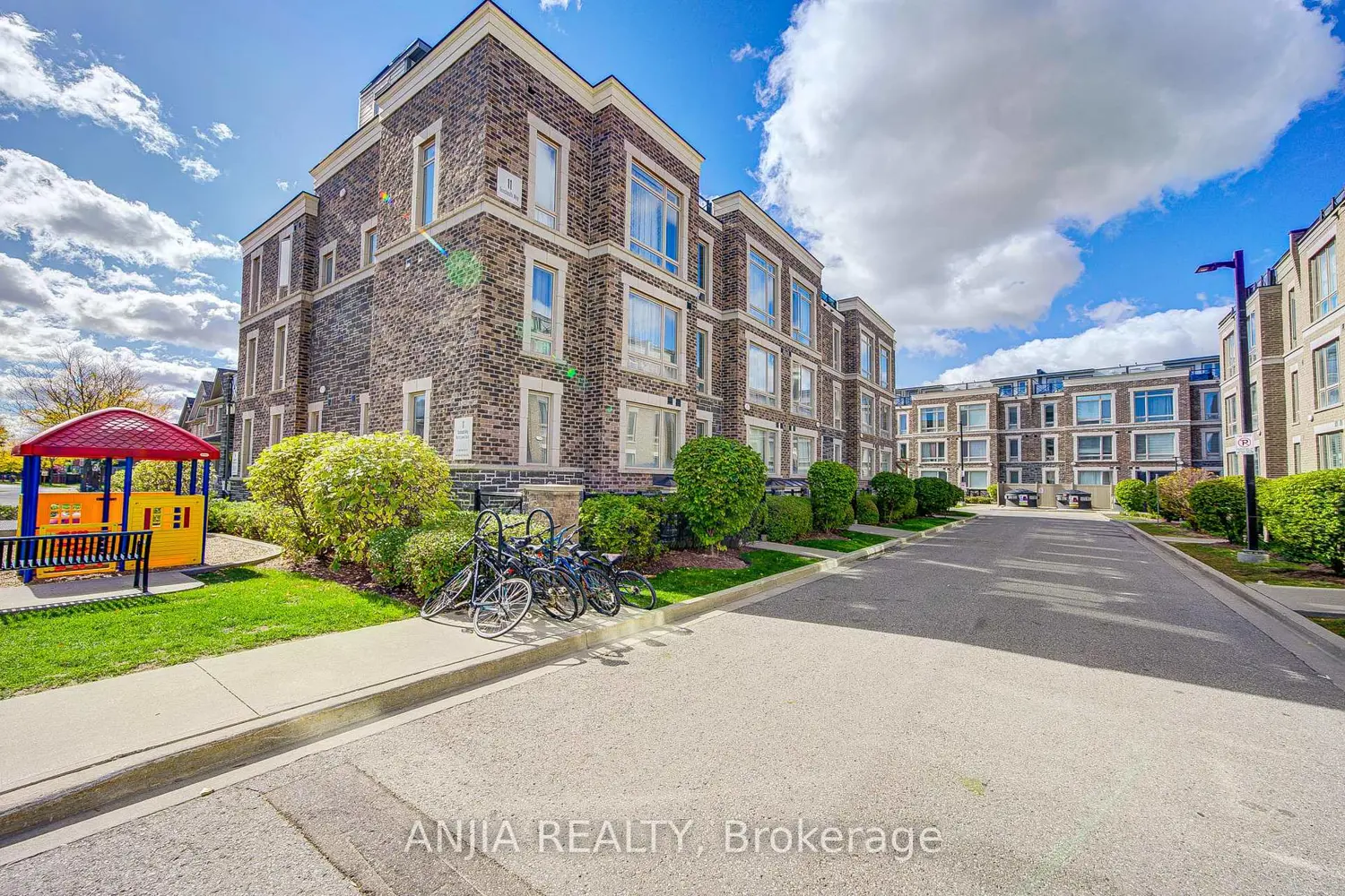 11 Dunsheath Way 1205