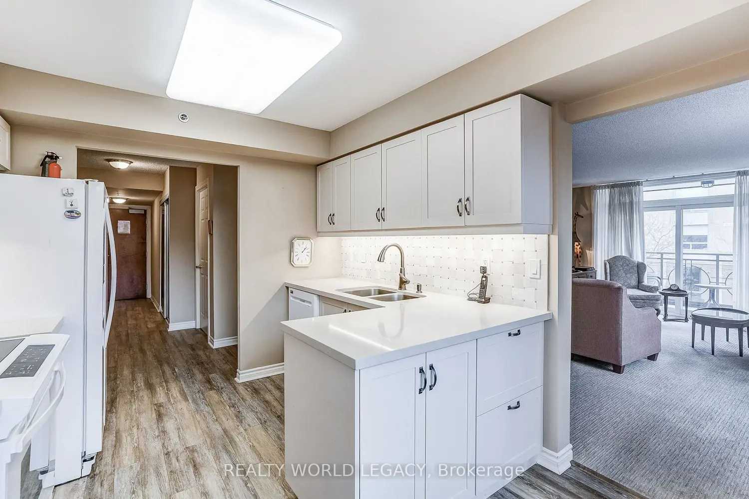 Additional image 6 of 100 Burloak Drive 1201