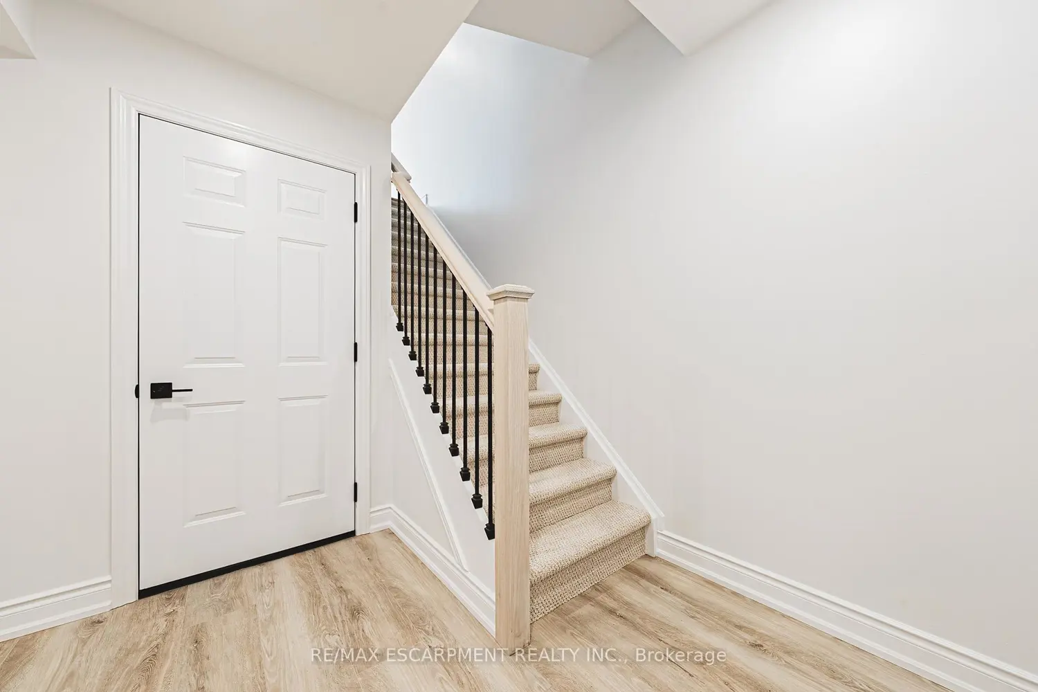 895 Maple Avenue 101 photo 5