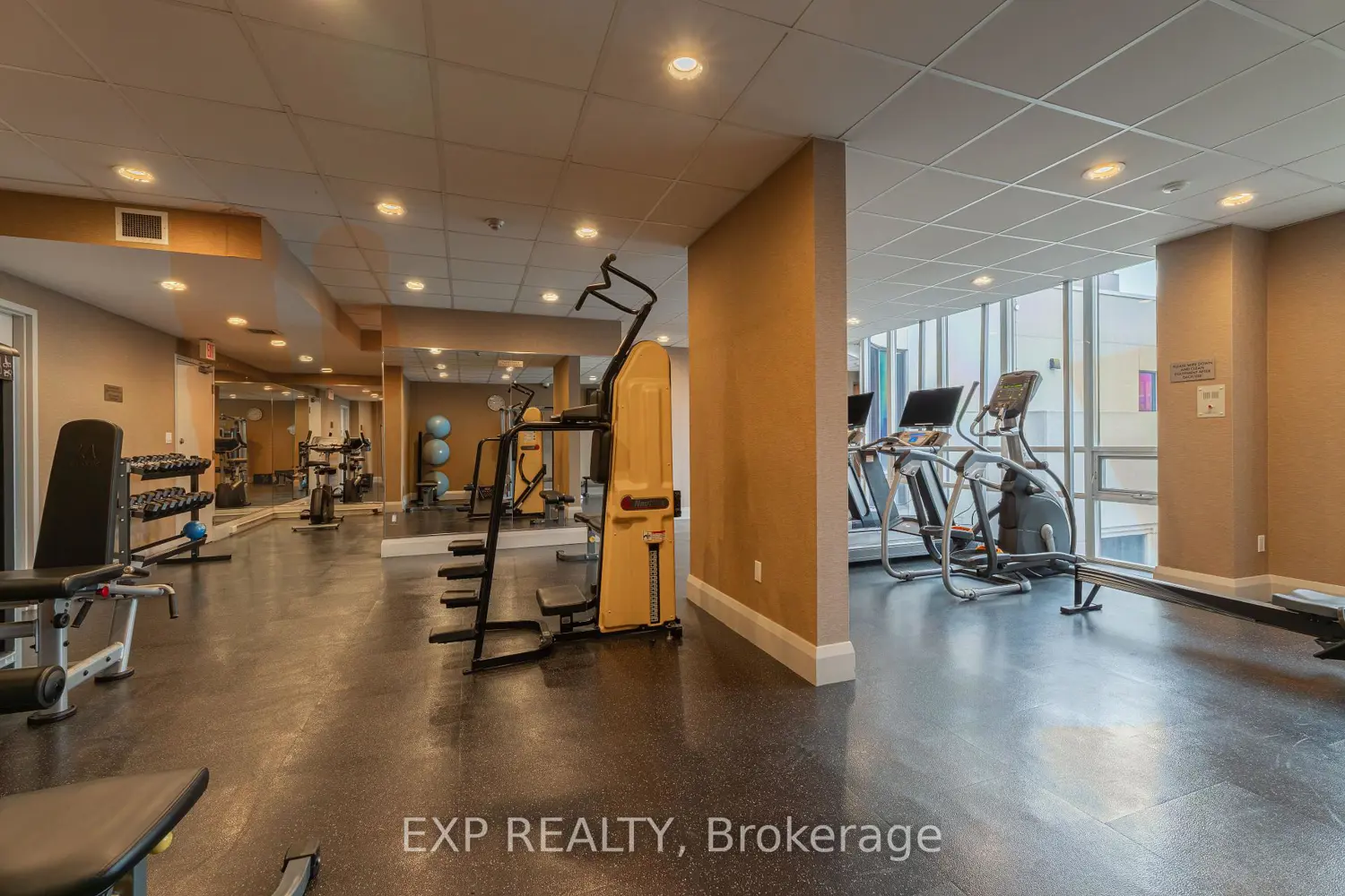 Additional image 15 of 801 Bay Street 1603