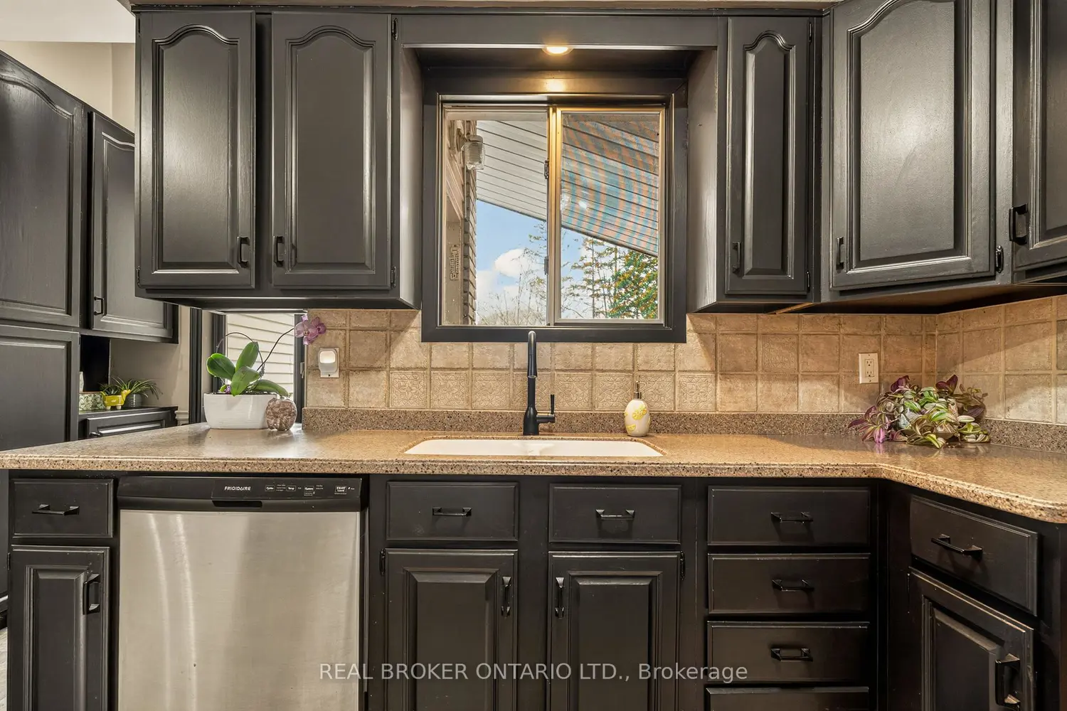 Additional image 2 of 5119 Cherryhill Crescent