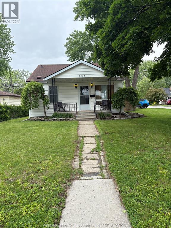 Additional image 2 of 3203 Byng , Windsor, ON, N8W3A1