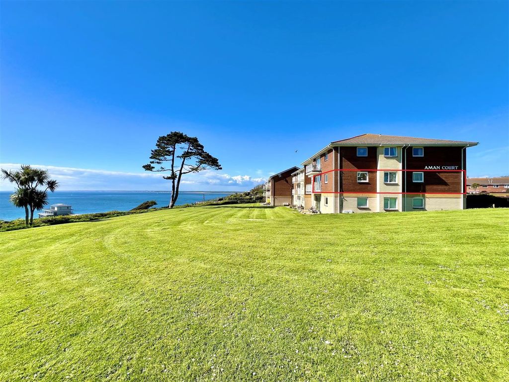 3 bed flat to rentGranville Road, Totland Bay PO39