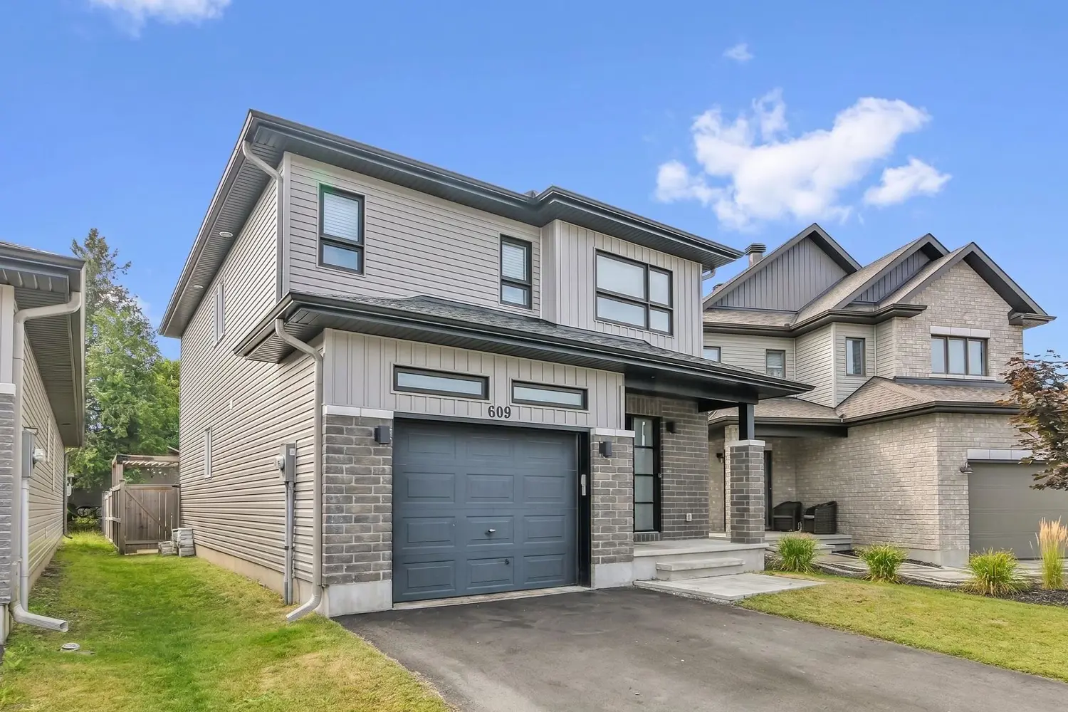 609 Robert Street photo 2