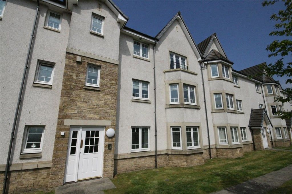 3 bed flat to rentMccormack Place, Kinnaird Village, Larbert FK5