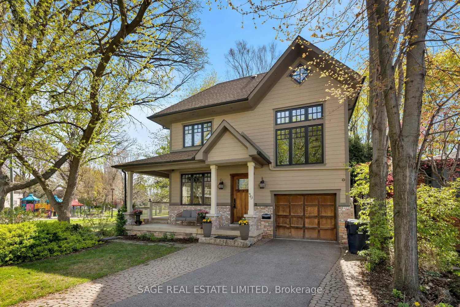 39 Loyalist Road