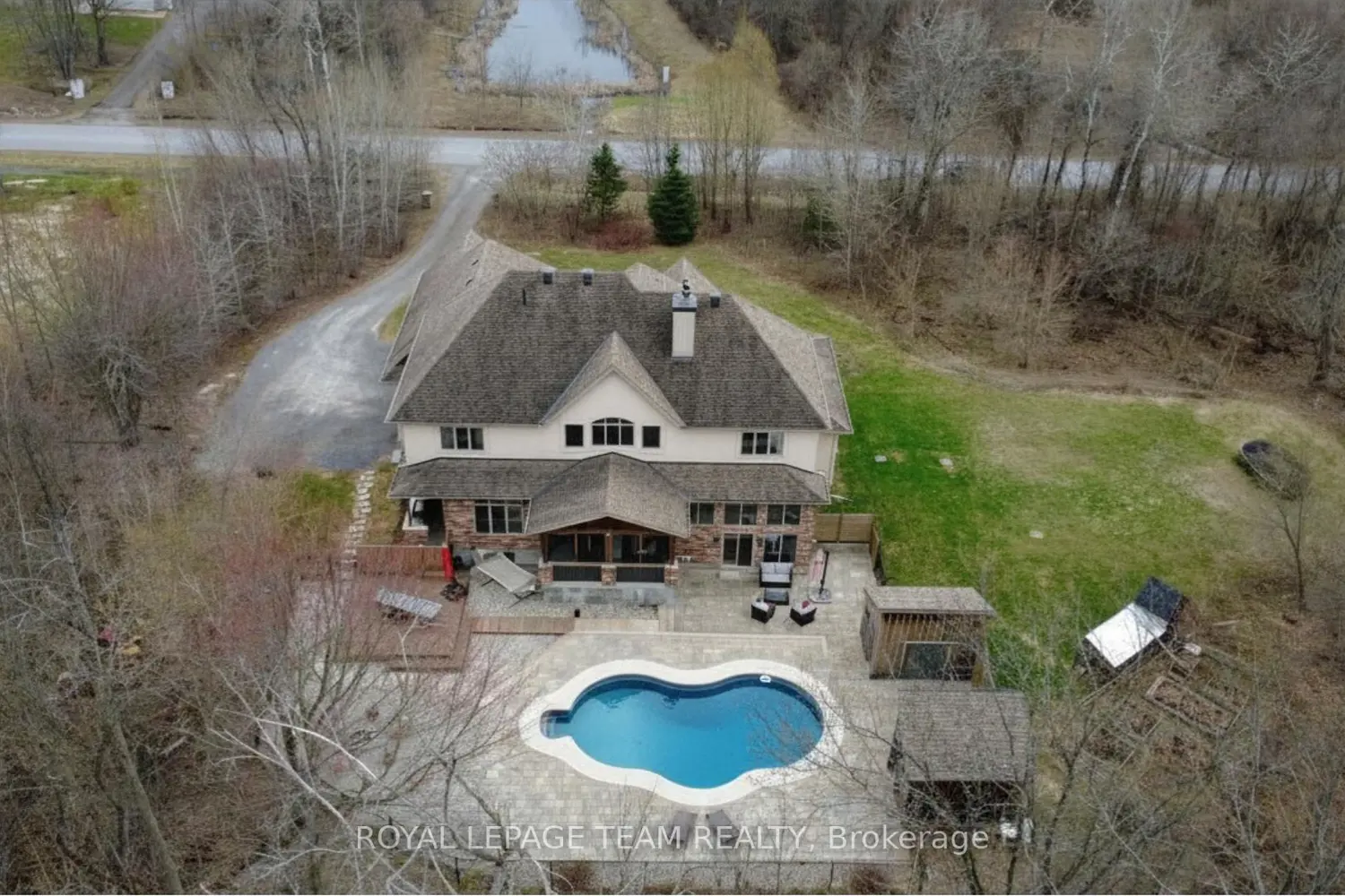 1671 Reindeer Way photo 2