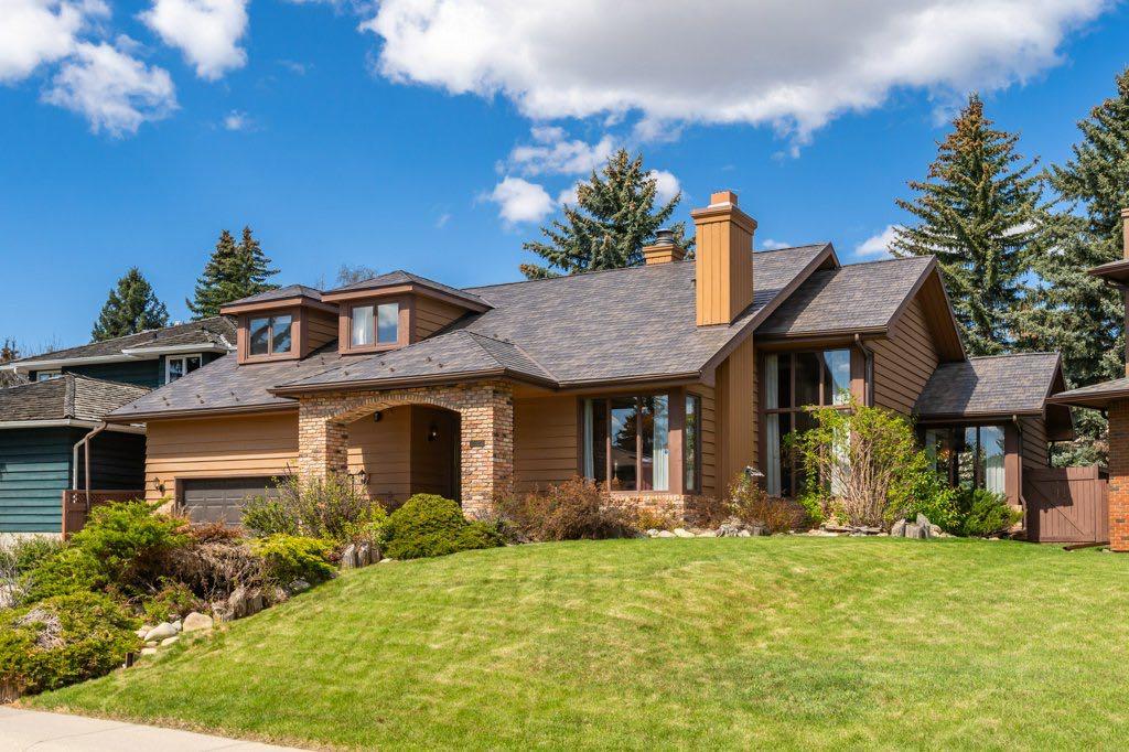 152 Coach Grove Place SW, Calgary, AB, T3H 1J2