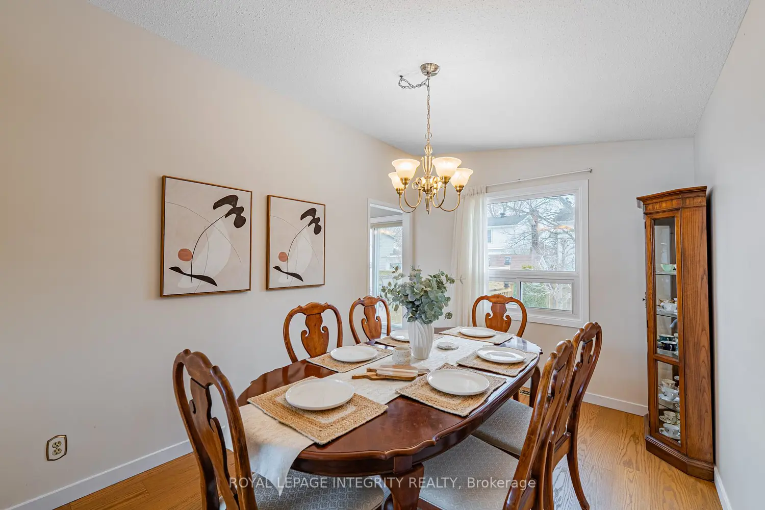 664 Glenhurst Crescent photo 5