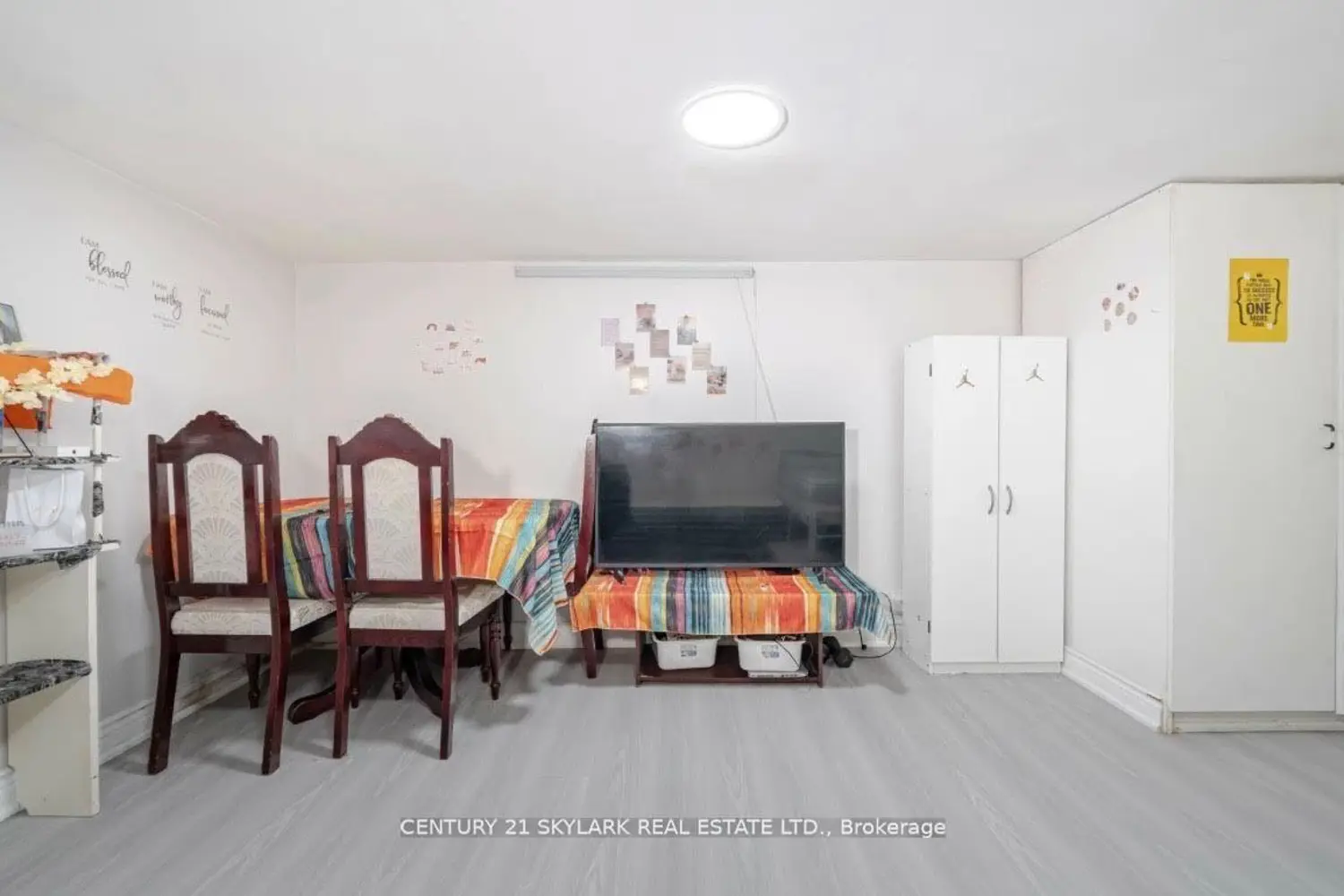 Additional image 14 of 435 Silverstone Drive 26