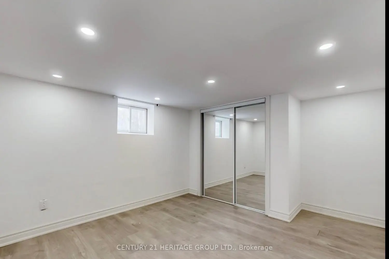 Additional image 12 of 20015 Bathurst Street