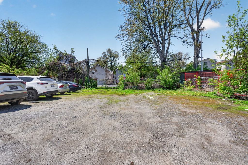 Additional image 5 of 230-228-226 University Avenue E, Kingston, ON, K7L 3P6
