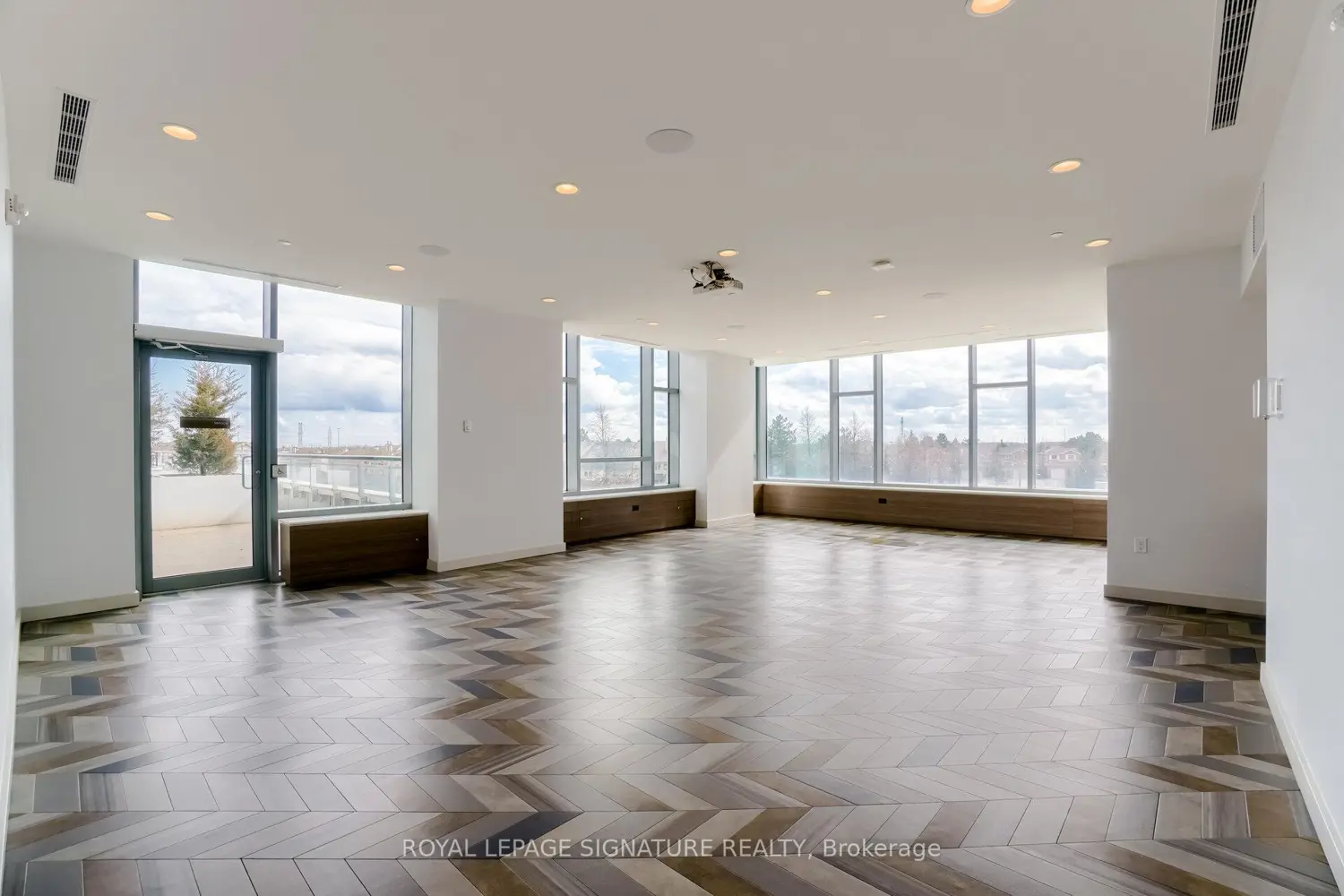 Additional image 18 of 2560 Eglinton Avenue 313