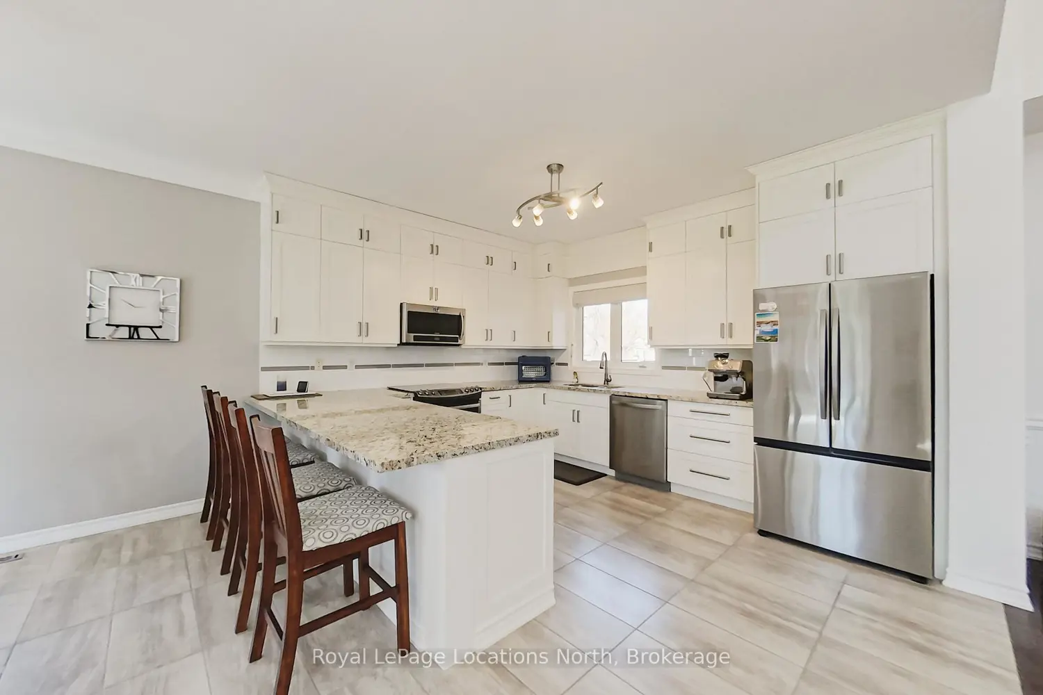 18 Frances Drive photo 4