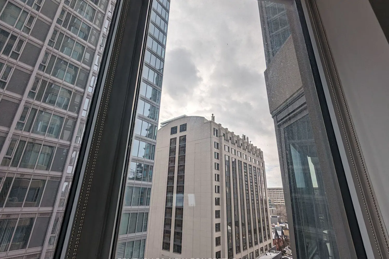 Additional image 12 of 155 Yorkville Avenue 711
