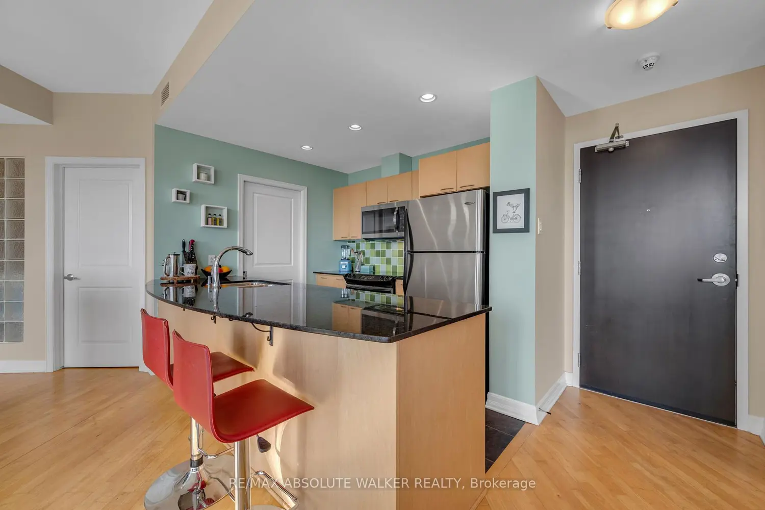 Additional image 13 of 1227 Wellington Street 903