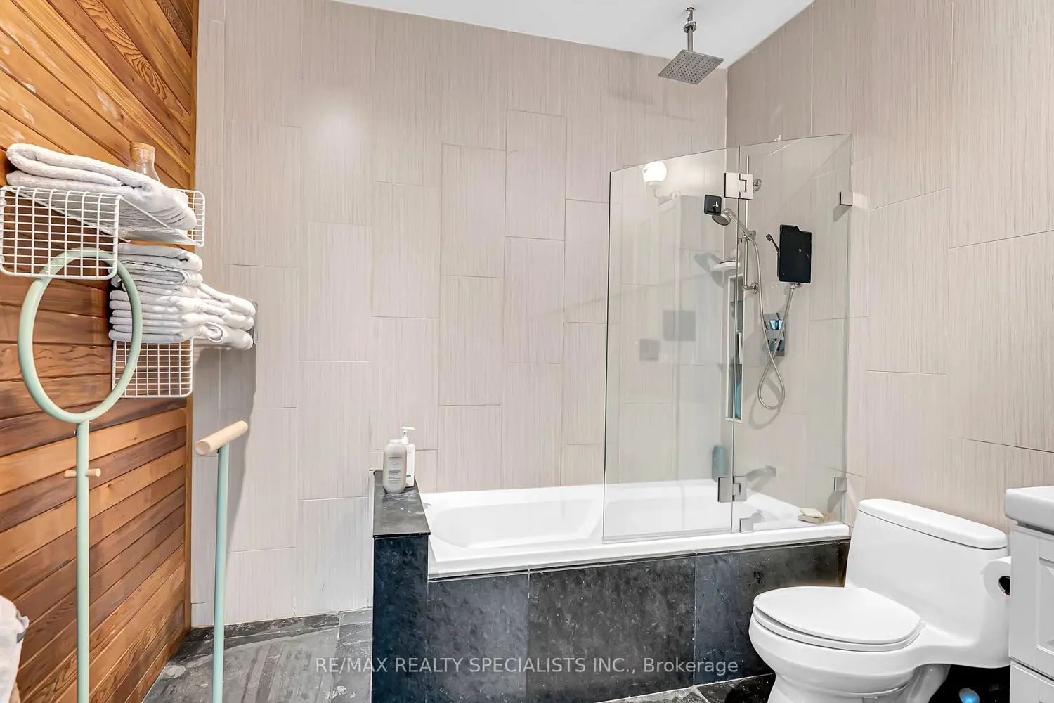 Additional image 15 of 68 Broadview Avenue 520