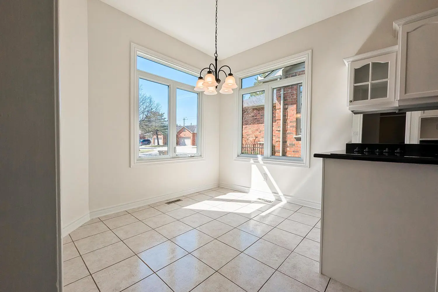 Additional image 7 of 400 Ambleside Drive 10