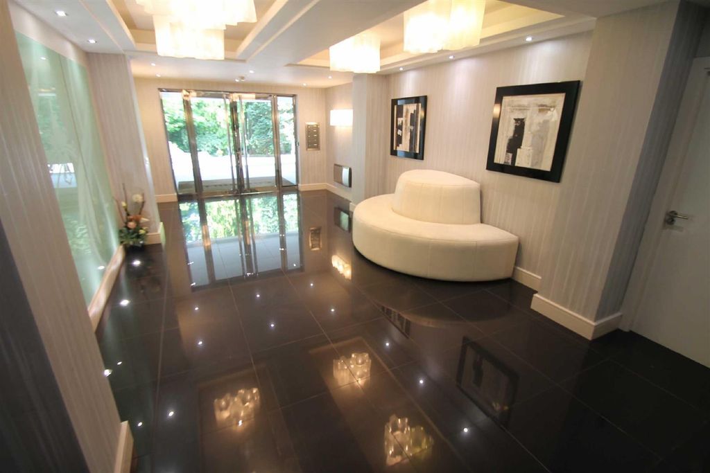 Additional image 9 of 3 bed flat to rentCornhill, Park Road, Bowdon WA14