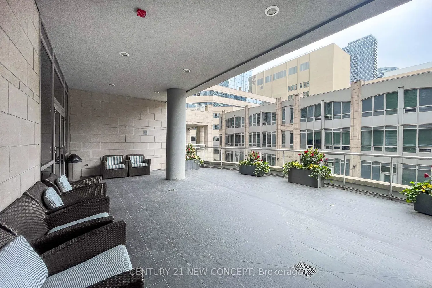 Additional image 4 of 761 Bay Street 404