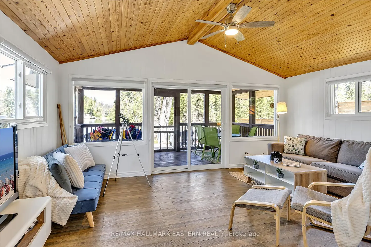 1810 Hull Road photo 3