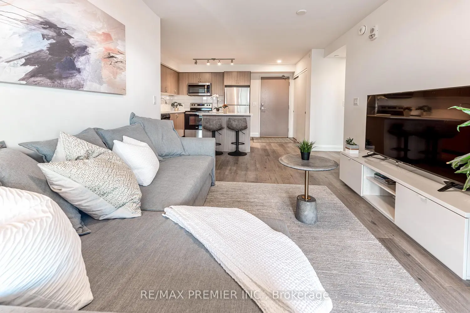 58 Lakeside Terrace 908