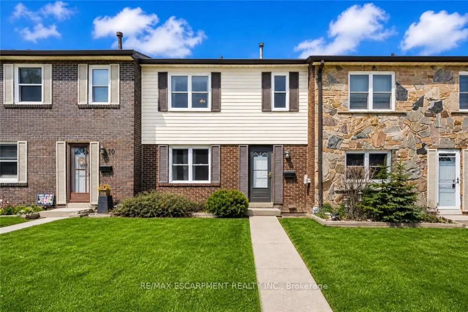2825 Gananoque Drive 11