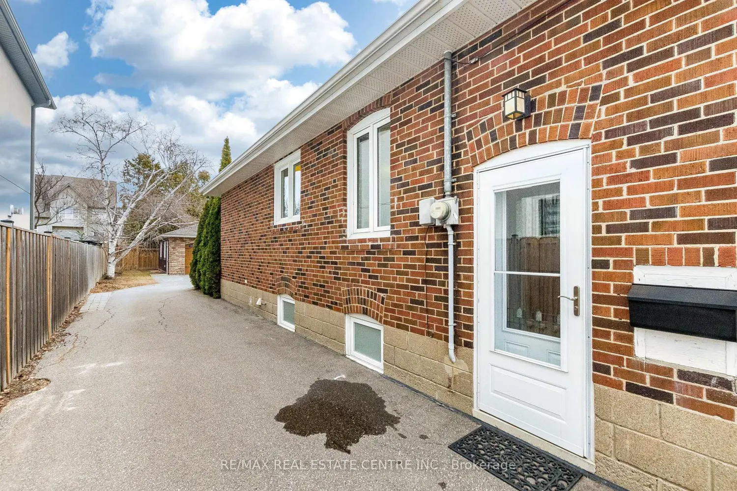 37 Maple Avenue