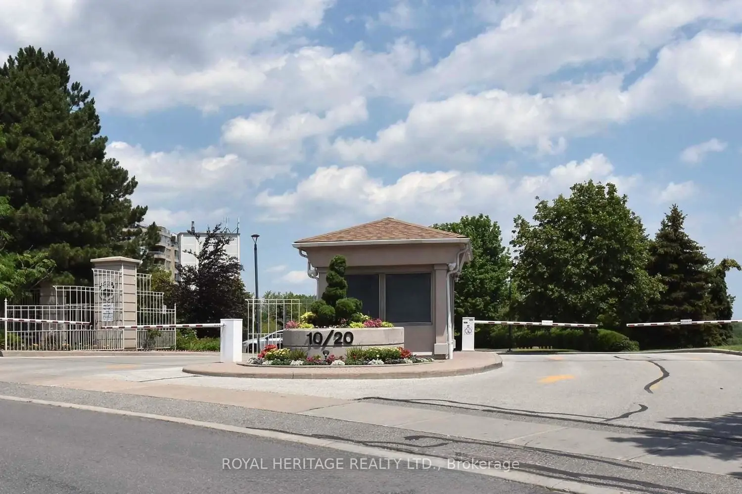 20 Guildwood Parkway 207