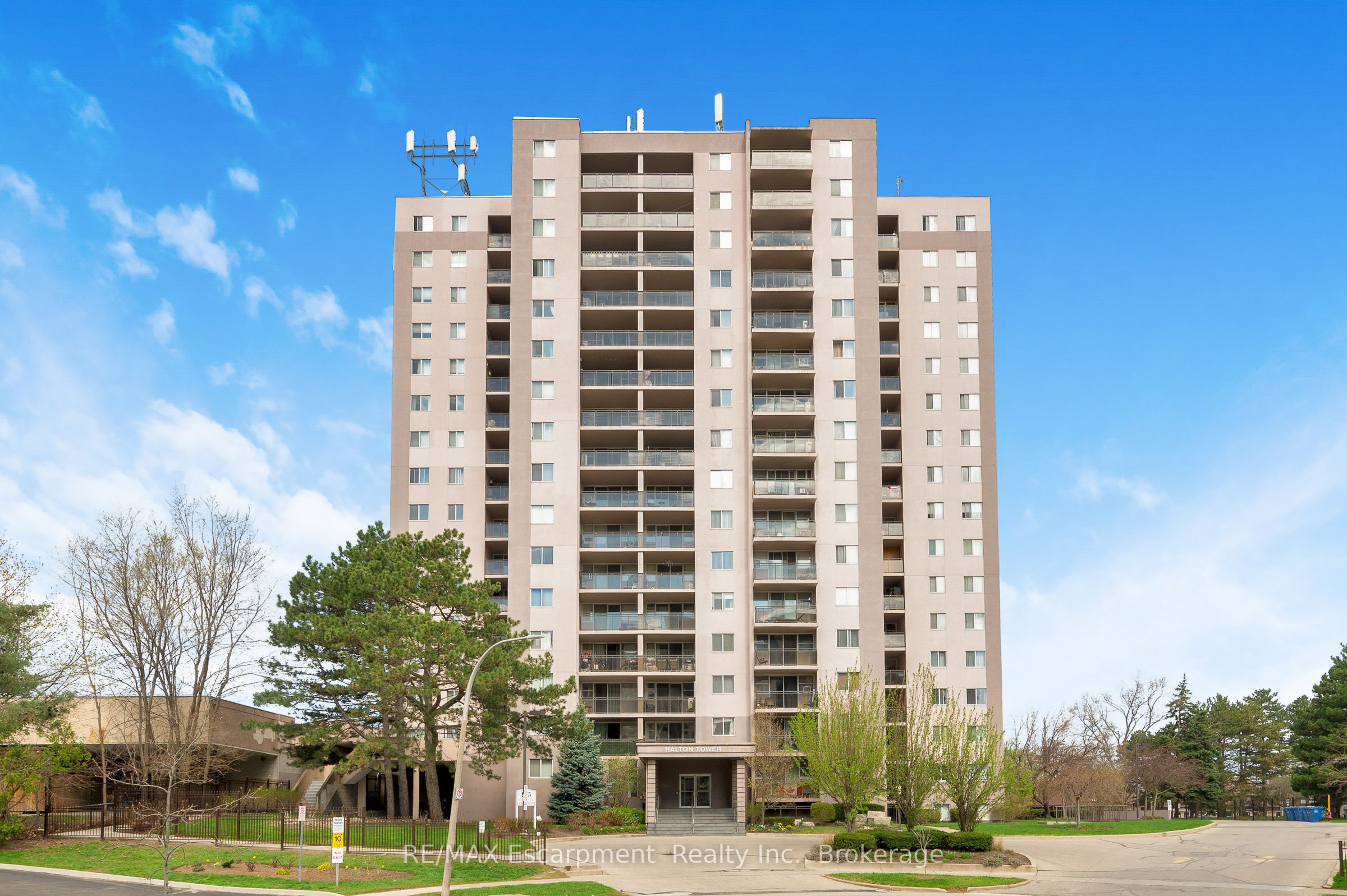 Additional image 2 of 1501-975 Warwick Court, Burlington, ON, L7T 3Z7