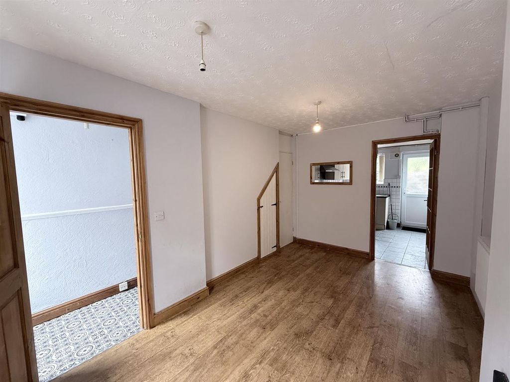 Additional image 4 of 2 bed terraced house to rentSand Street, Pwllheli LL53