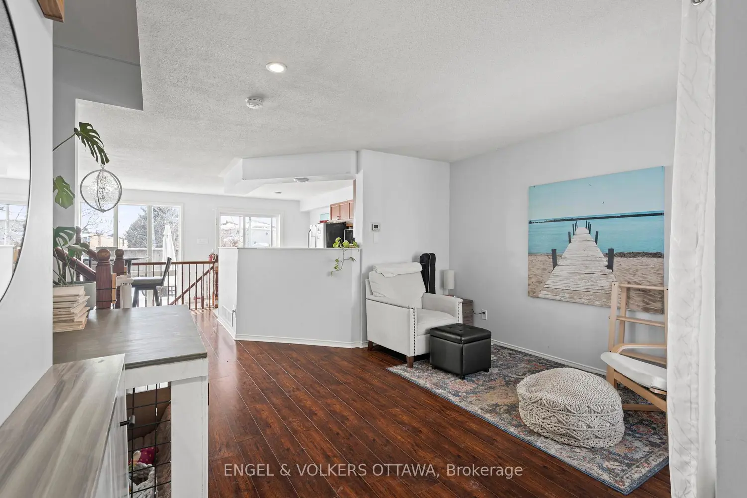 783 Nesting Way photo 4