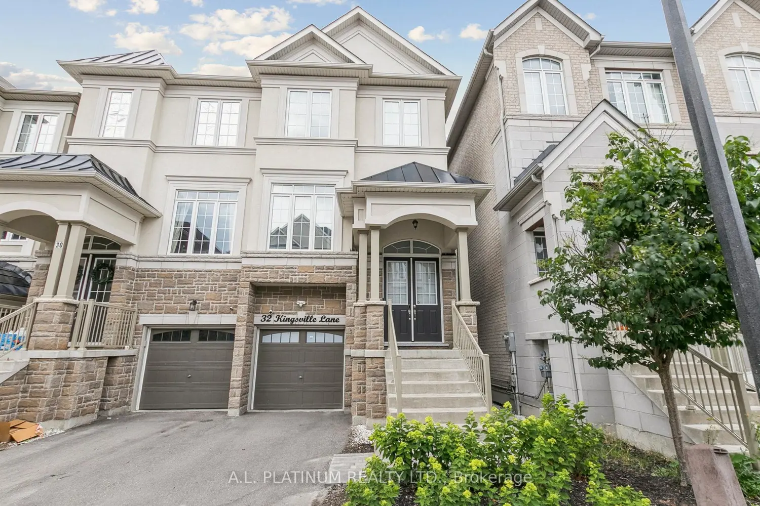 32 Kingsville Lane
