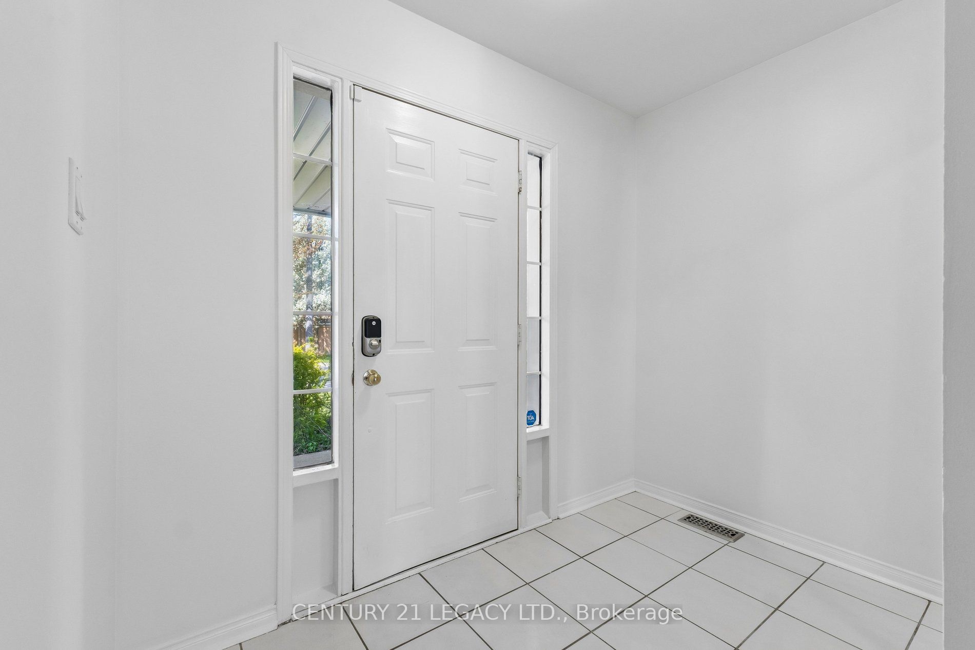 Additional image 3 of 29 Woolf Crescent, Ajax, ON, L1S 7N5