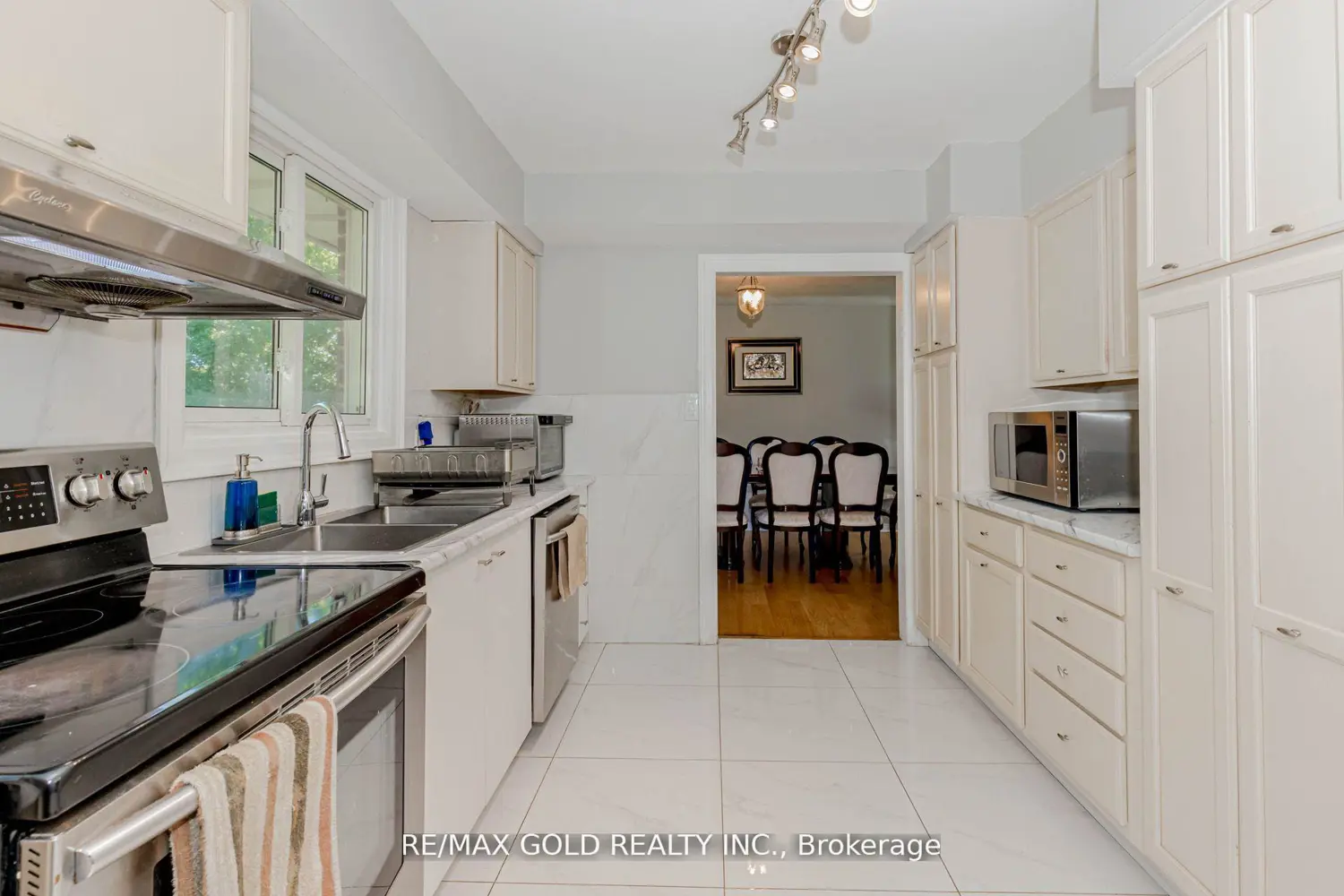 Additional image 13 of 9109 Wellington Rd 50