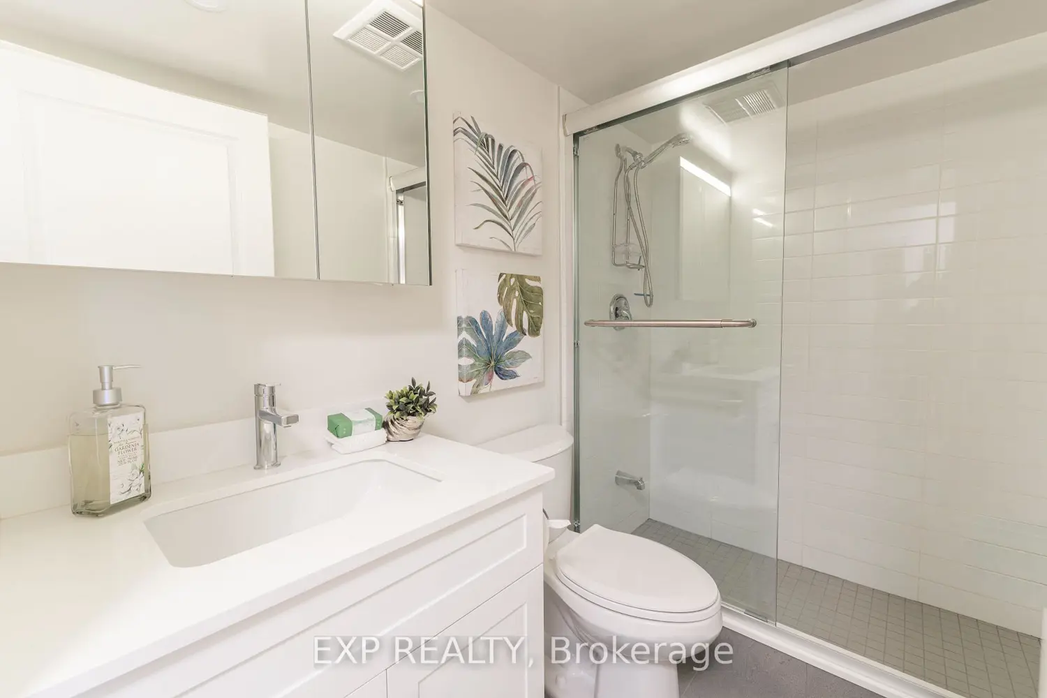 Additional image 3 of 801 Bay Street 1603