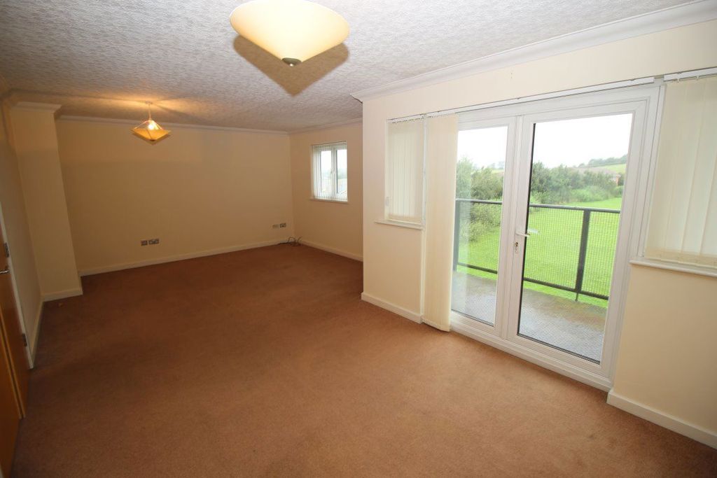 3 bed flat to rentPennine View Close, Carleton Grange CA1 photo 3