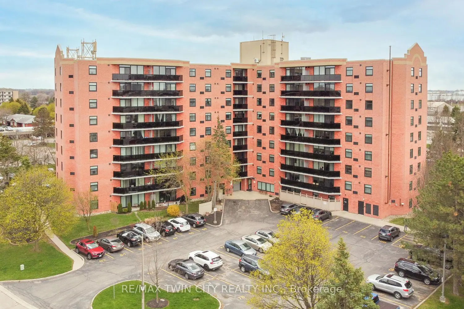 Additional image 20 of 9 Bonheur Court 207