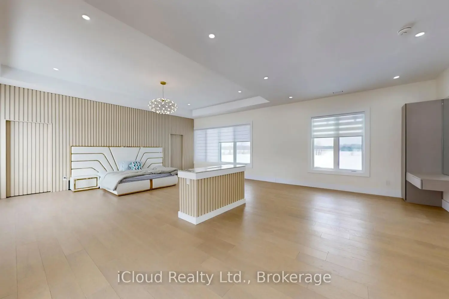 Additional image 15 of 674525 Hurontario Street