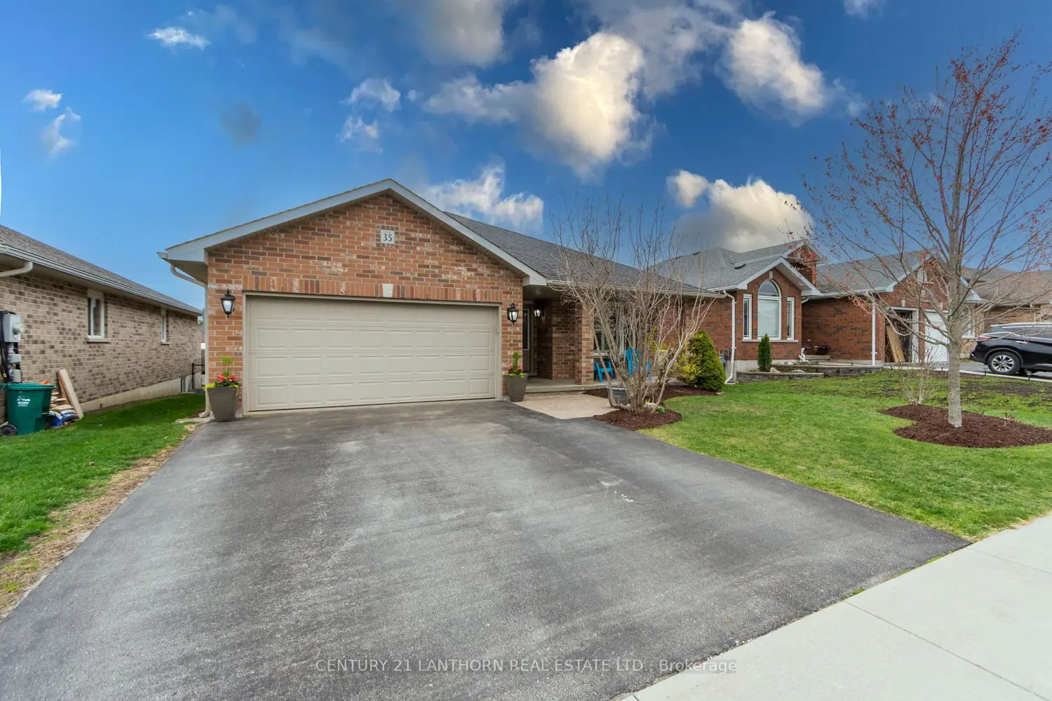 35 Gale Crescent