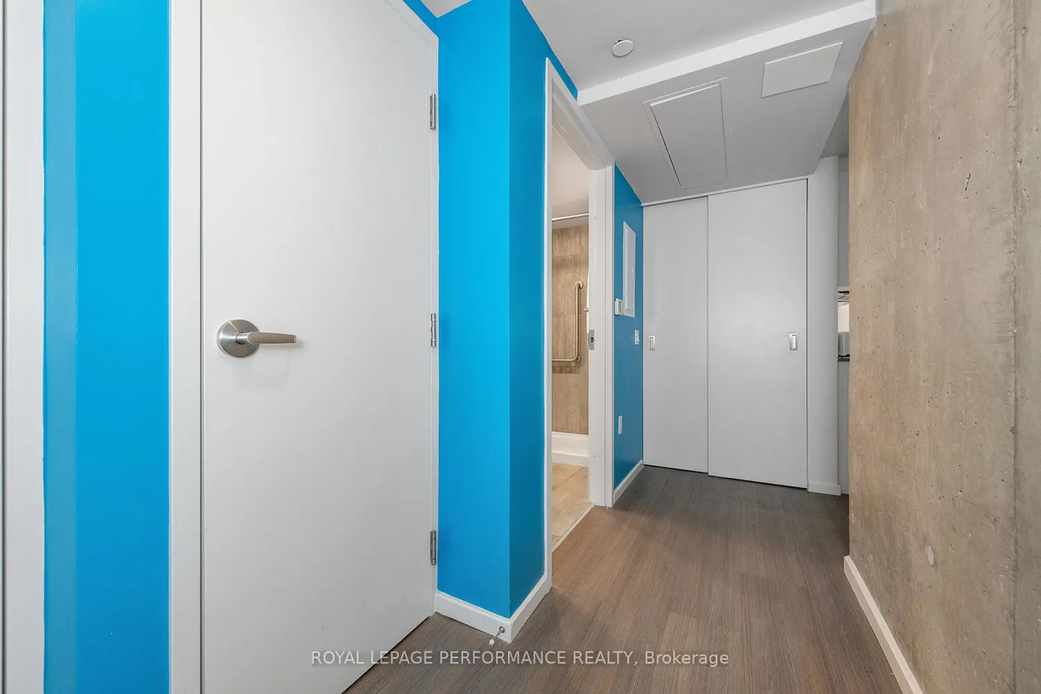 105 Champagne Avenue 1118 photo 3
