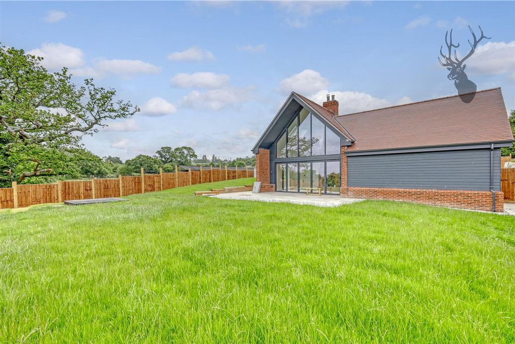 Additional image 16 of 4 bed detached house to rentMott Street, Loughton IG10