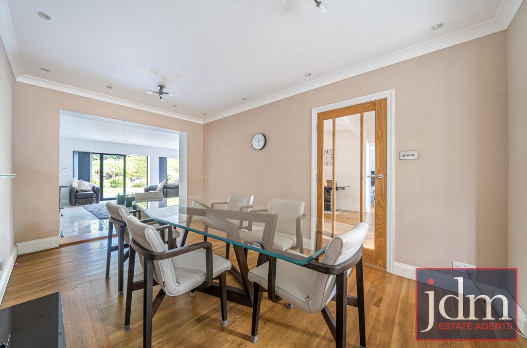 Additional image 4 of 5 bed detached house to rentClarendon Way, Chislehurst BR7